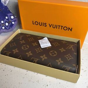 Louis Vuitton Brown Monogram Clutch